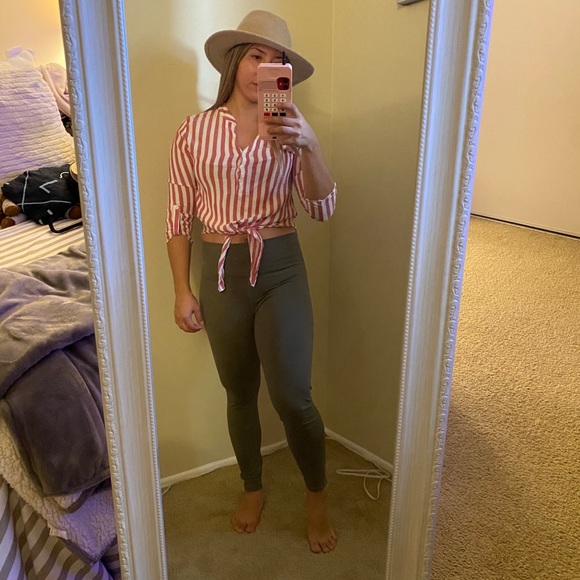 Top - Picture 2 of 6